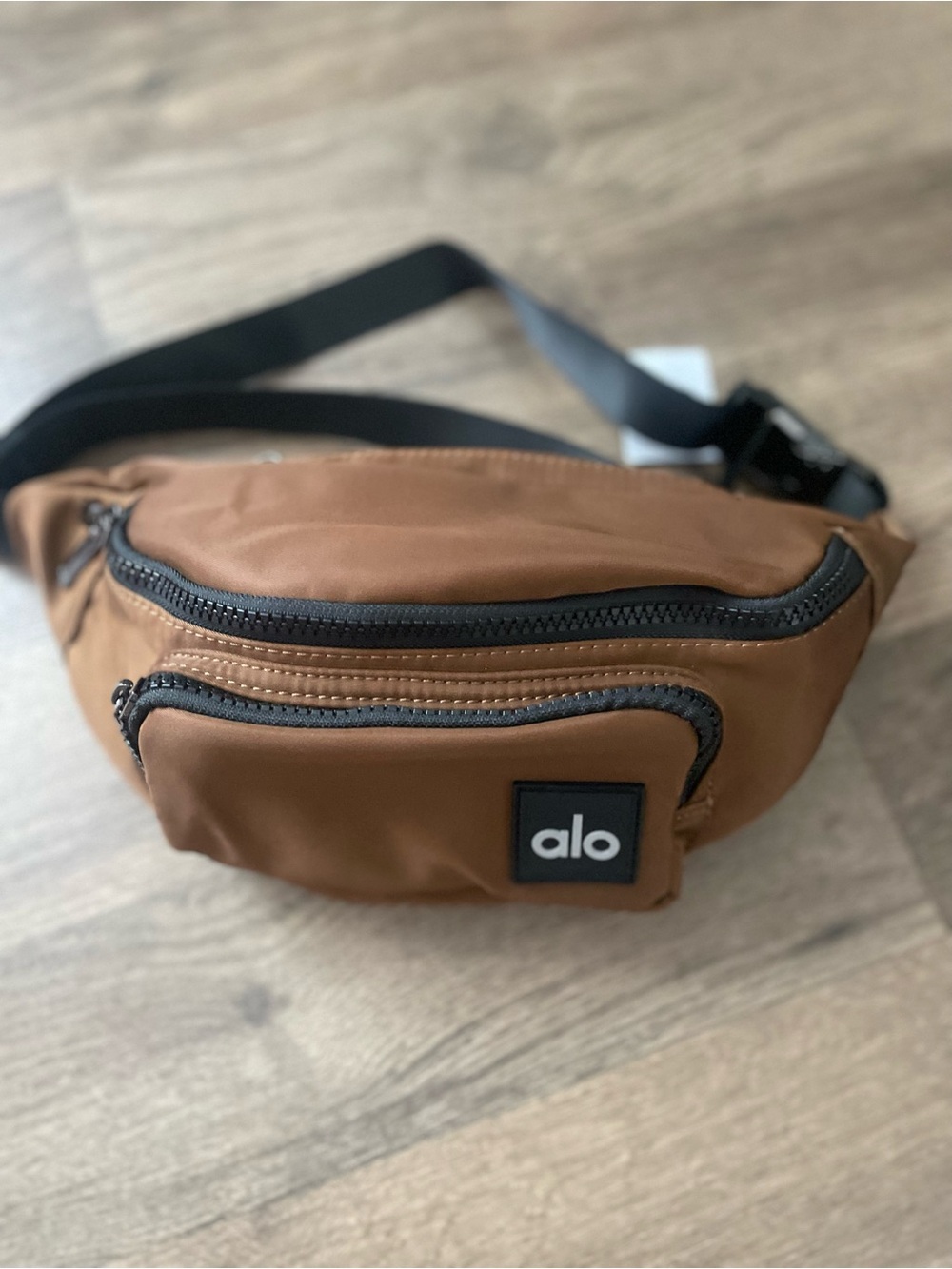 ALO Yoga Men's Tan/Brown Waist Belt Bag